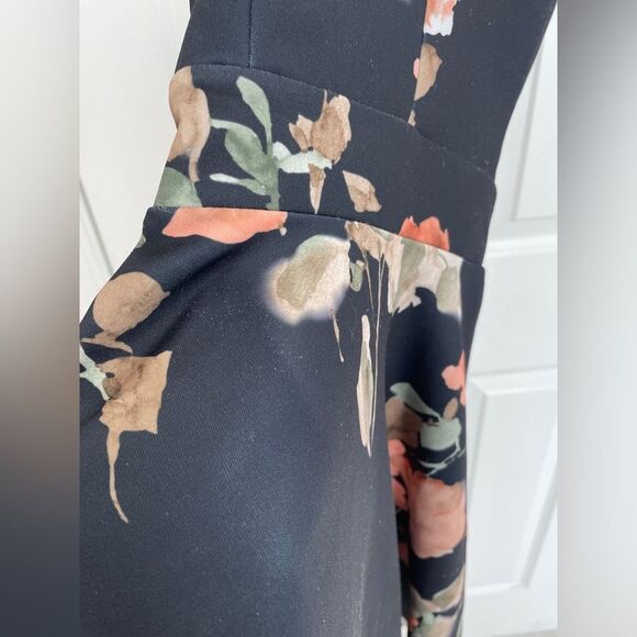 Windsor Navy Blue High Low Floral Lace Back Keyhole Women’s Size Small - Picture 6 of 7